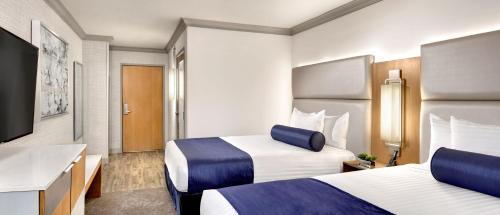 the strat hotel casino and skypod