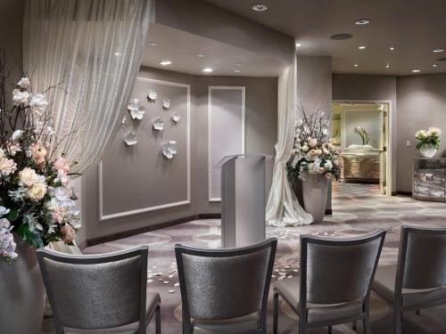 the strat hotel casino and skypod