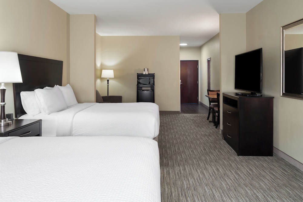 holiday inn express andsuites snyder by ihg