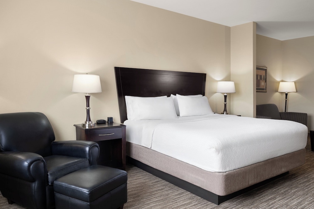 holiday inn express andsuites snyder by ihg