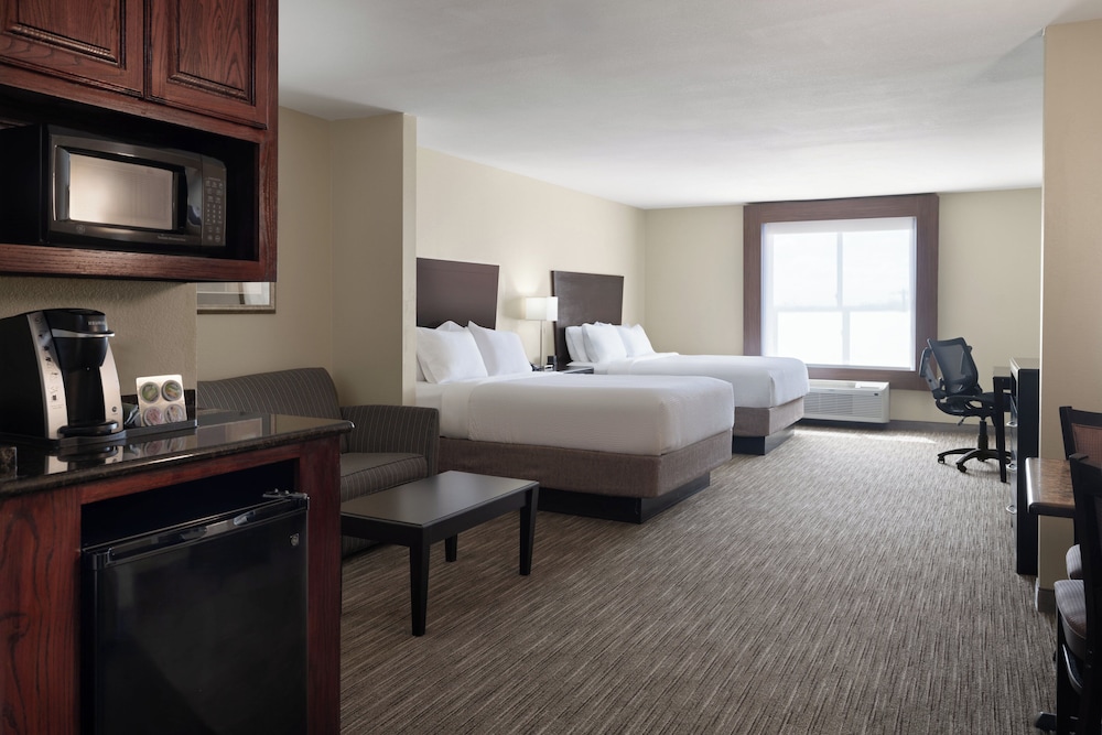 holiday inn express andsuites snyder by ihg