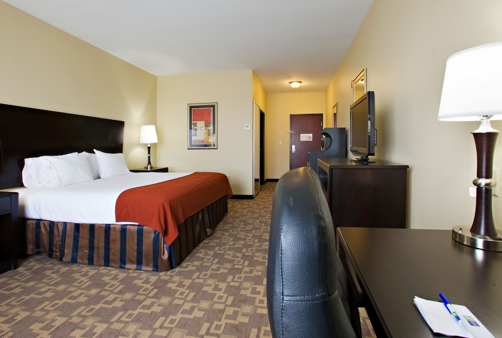 holiday inn express andsuites snyder by ihg