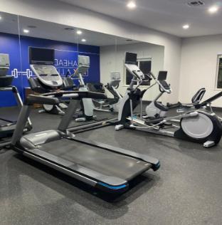 holiday inn express andsuites snyder by ihg
