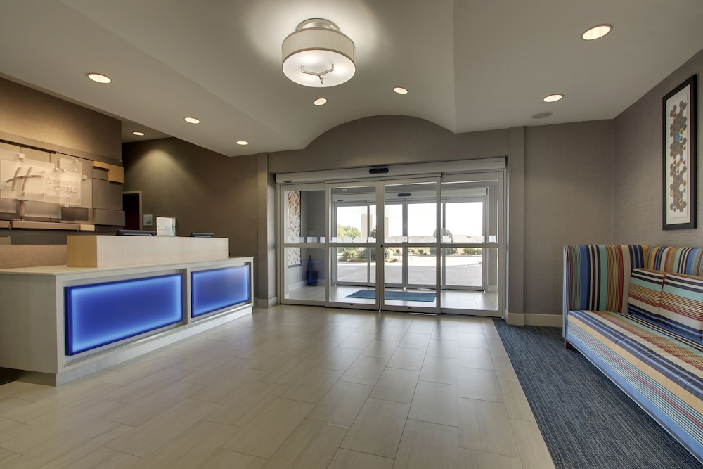holiday inn express and suites vernon college area