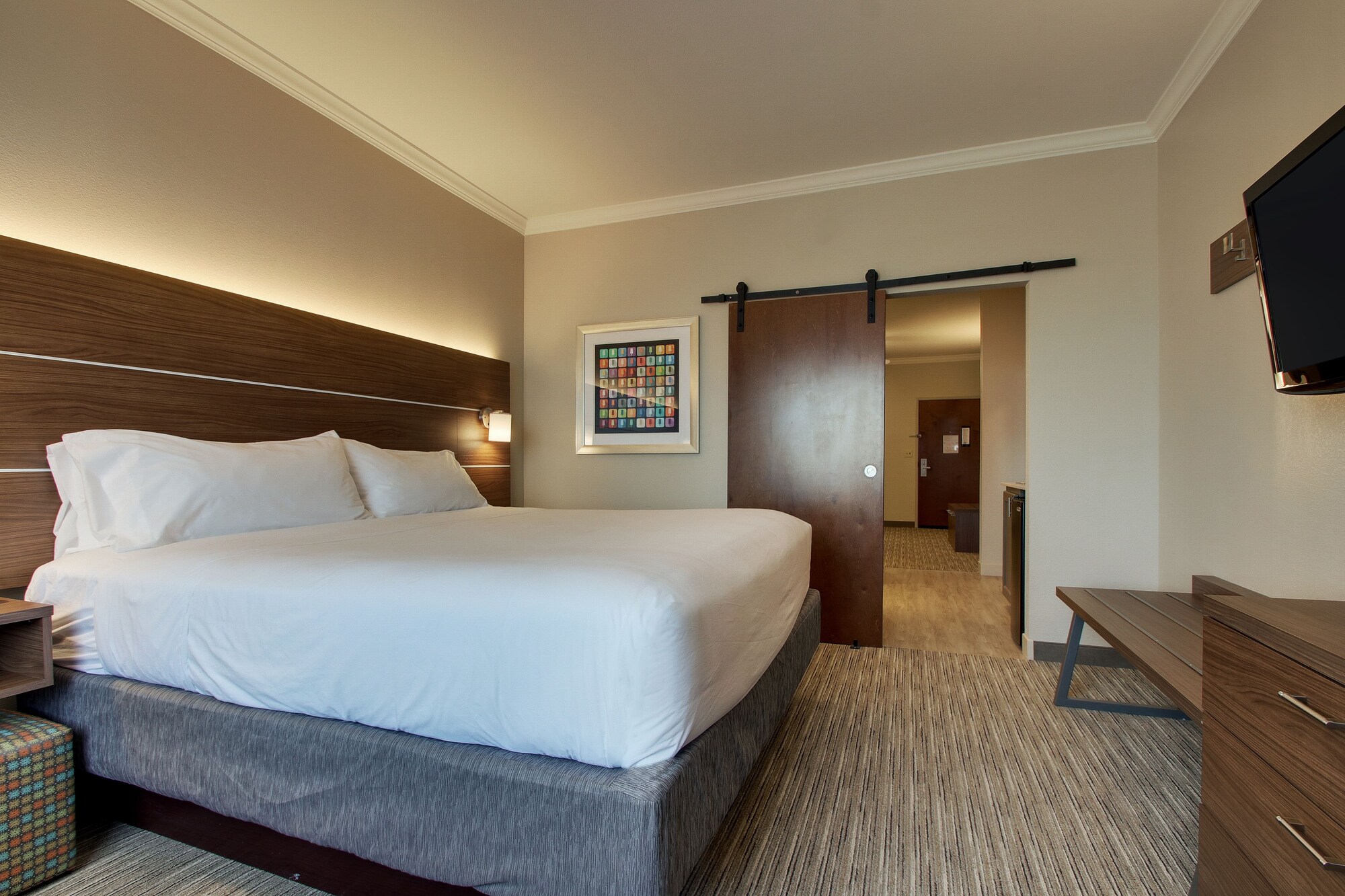 holiday inn express and suites vernon college area
