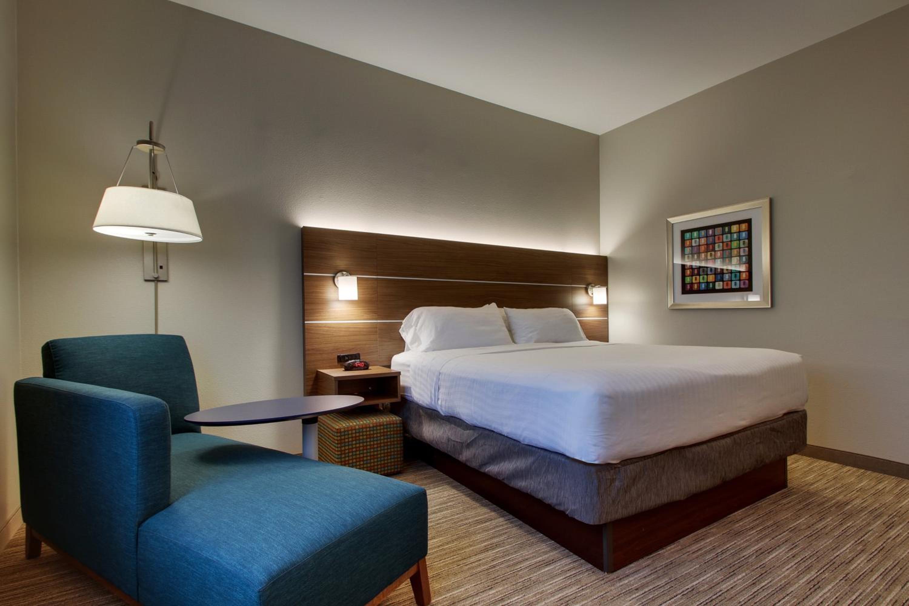holiday inn express and suites vernon college area