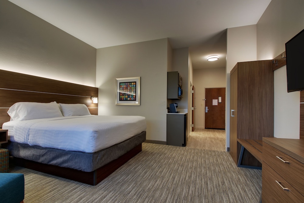 holiday inn express and suites vernon college area