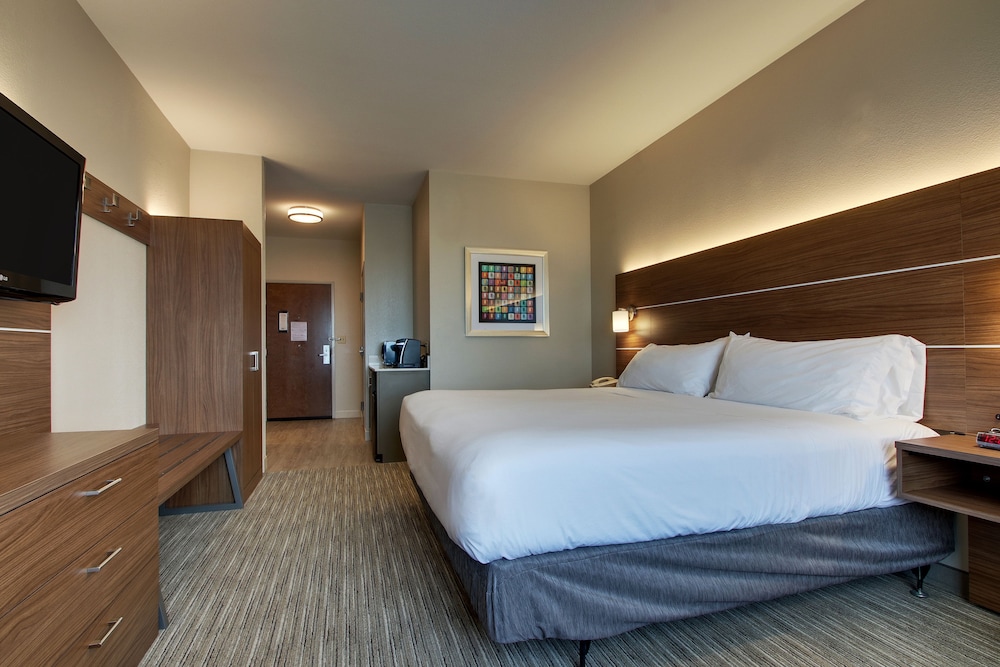 holiday inn express and suites vernon college area