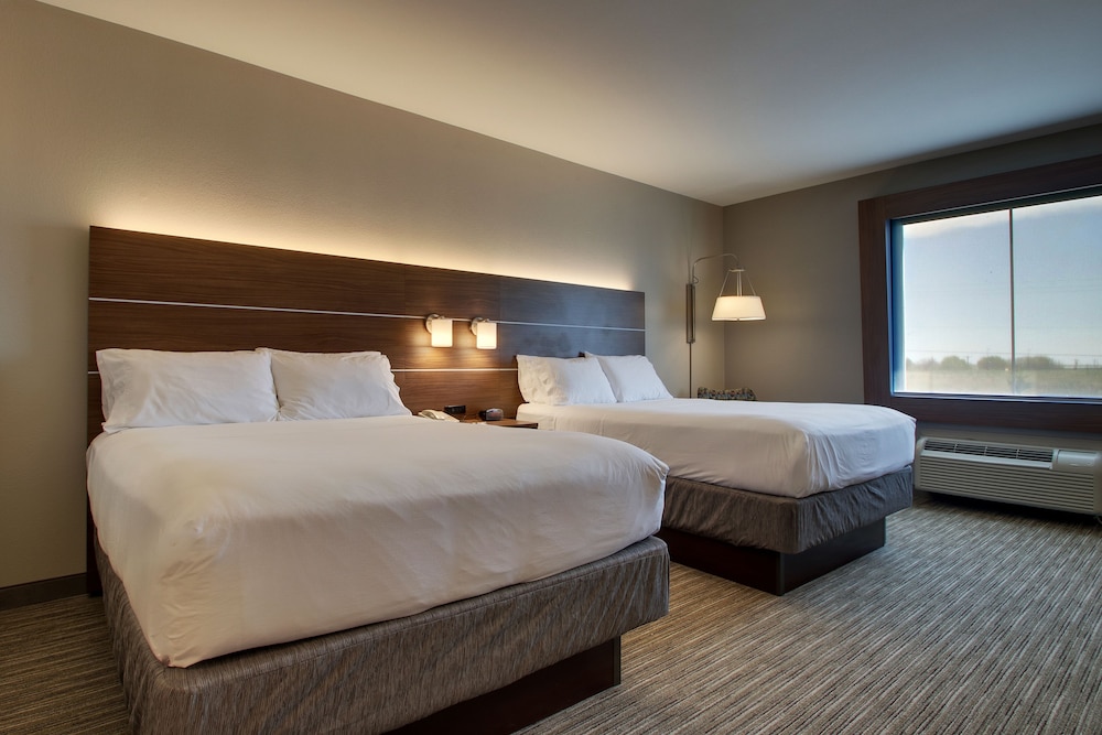 holiday inn express and suites vernon college area