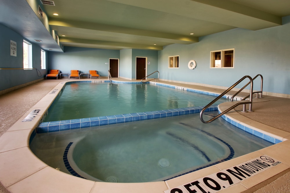 holiday inn express and suites vernon college area