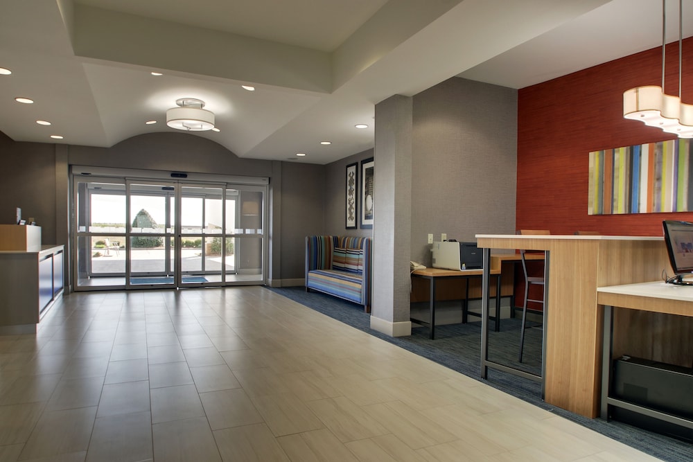 holiday inn express and suites vernon college area