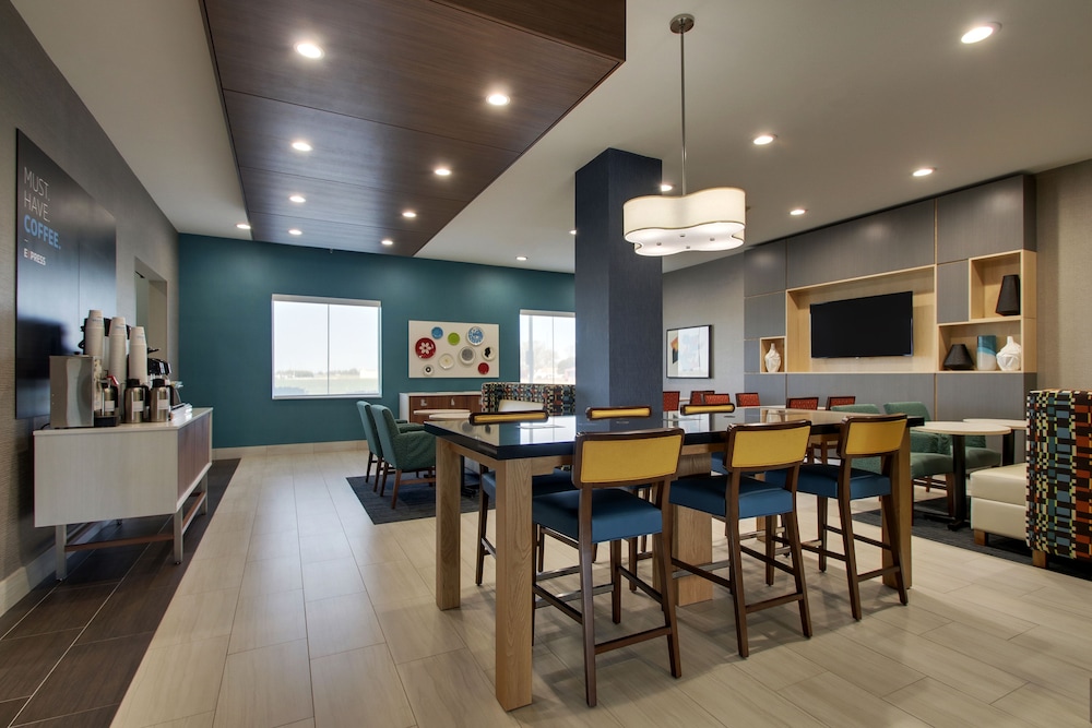 holiday inn express and suites vernon college area