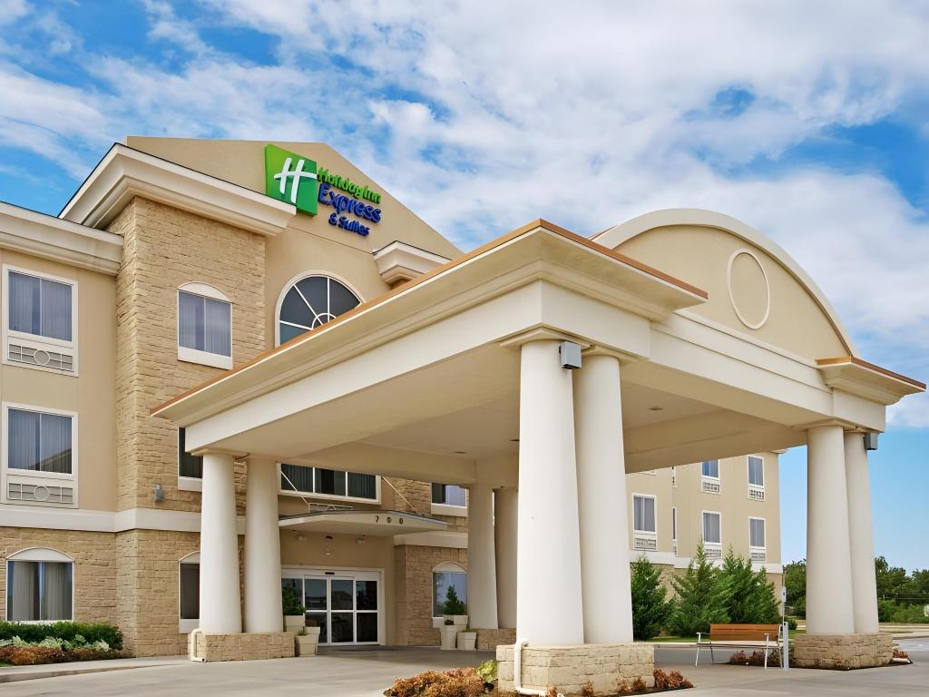 holiday inn express and suites vernon college area