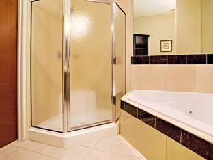 holiday inn express and suites vernon college area