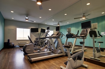 holiday inn express and suites vernon college area