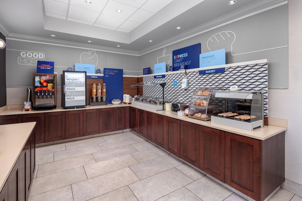 holiday inn express st louis west ofallon by ihg