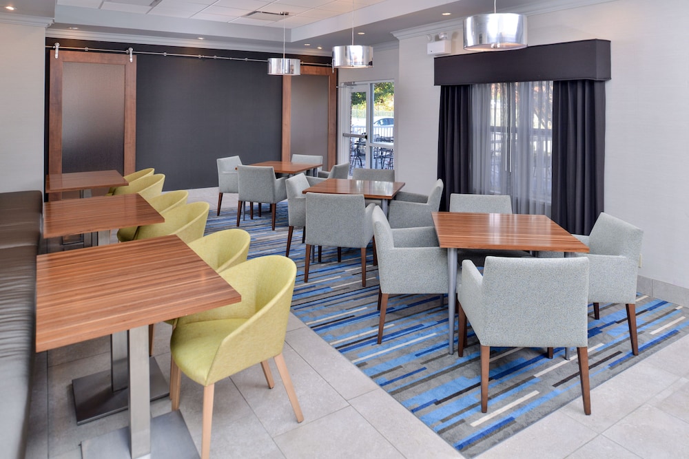 holiday inn express st louis west ofallon by ihg