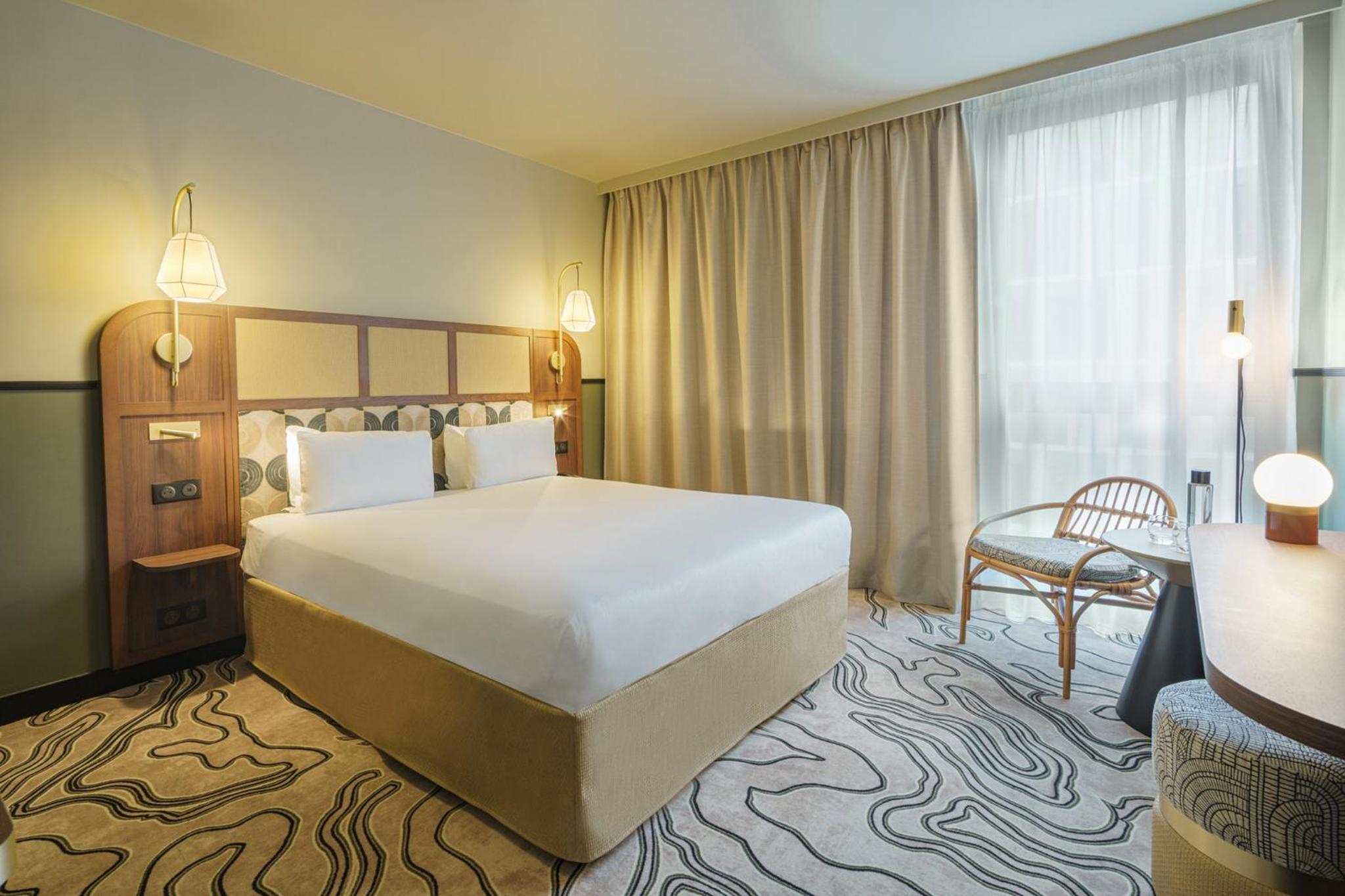 le belgrand hotel paris champs elysees tapestry by hilton