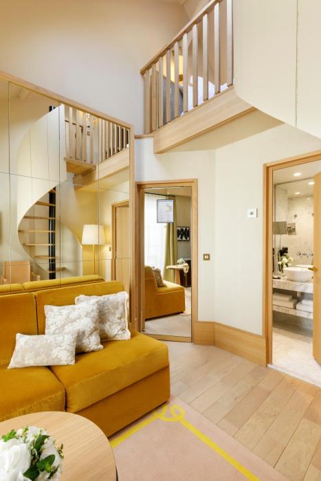 le belgrand hotel paris champs elysees tapestry by hilton