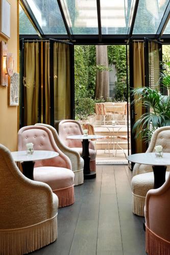 le belgrand hotel paris champs elysees tapestry by hilton