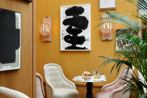 le belgrand hotel paris champs elysees tapestry by hilton