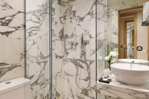 le belgrand hotel paris champs elysees tapestry by hilton