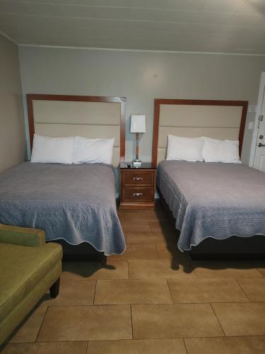 vacation land inn and suites