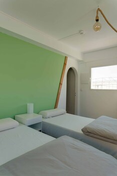 the tree house hostel