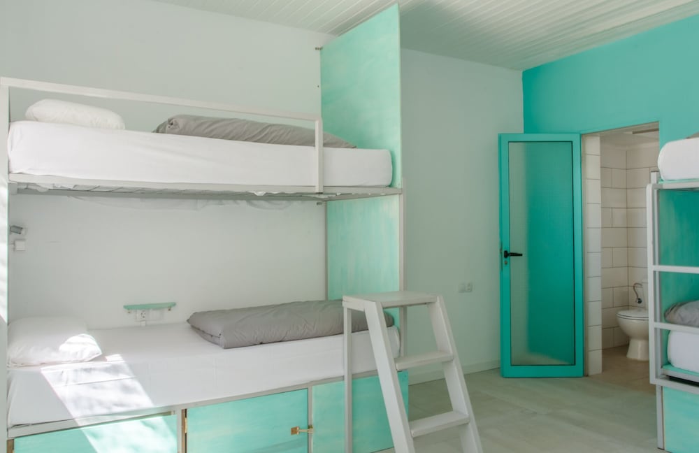 the tree house hostel