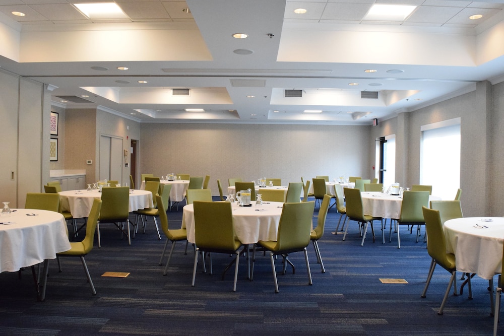 holiday inn express and suites rochester webster by ihg