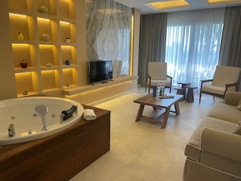rammos hotel