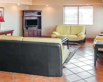 econo lodge lordsburg i 10