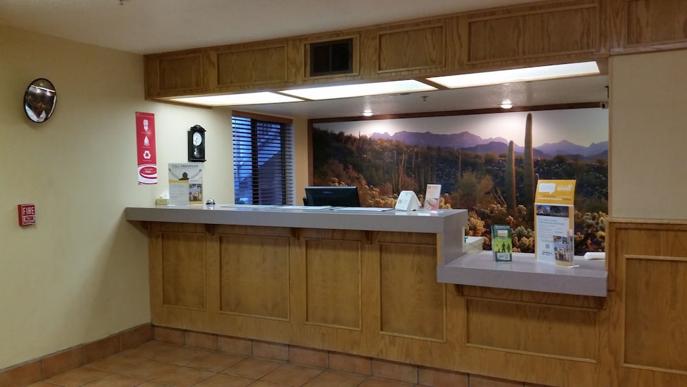 econo lodge lordsburg i 10