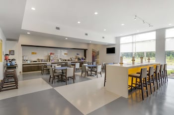 glo best western pooler savannah airport hotel