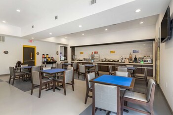 glo best western pooler savannah airport hotel