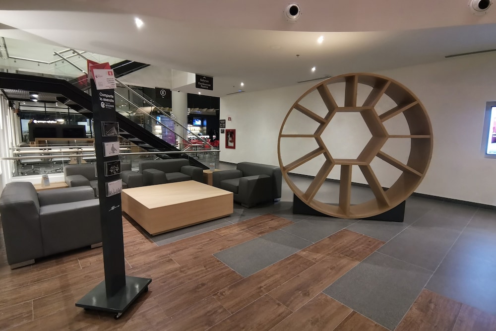 ramada encore by wyndham guadalajara aeropuerto