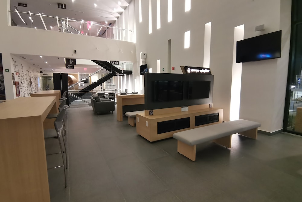 ramada encore by wyndham guadalajara aeropuerto