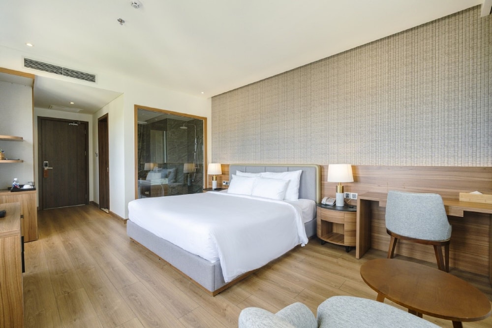 the tahiti beach hotel