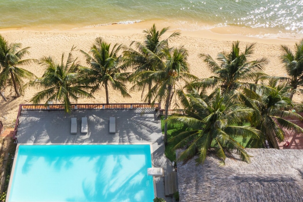 the tahiti beach hotel
