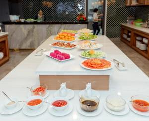 the tahiti beach hotel