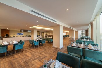 hdb hotel financal district