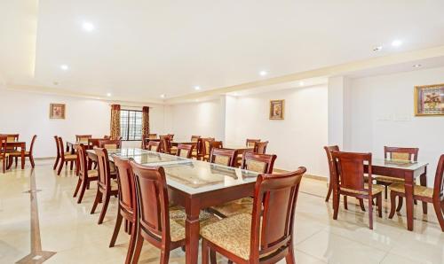 treebo symphony hotels and resorts angamally