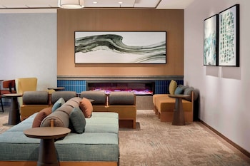 La Quinta Inn & Suites By Wyndham Lax,Del Aire>>California,2.5 star