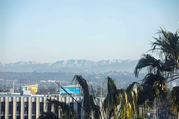 la quinta inn and suites by wyndham lax