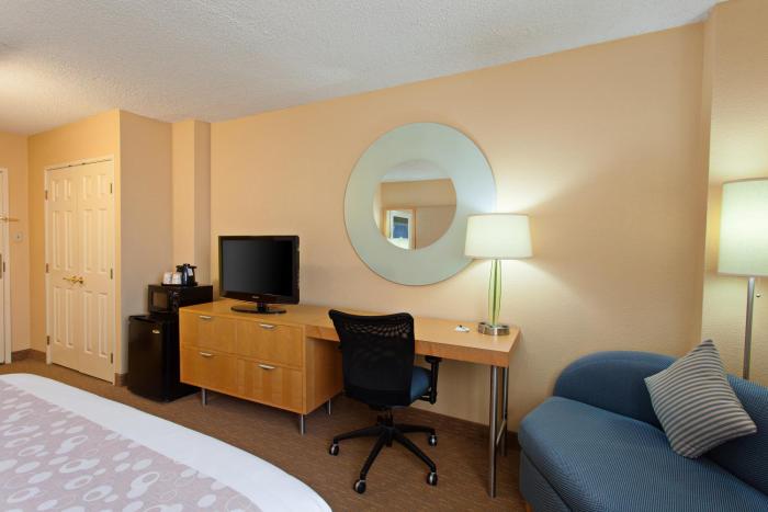 la quinta inn and suites by wyndham lax