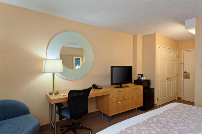 la quinta inn and suites by wyndham lax