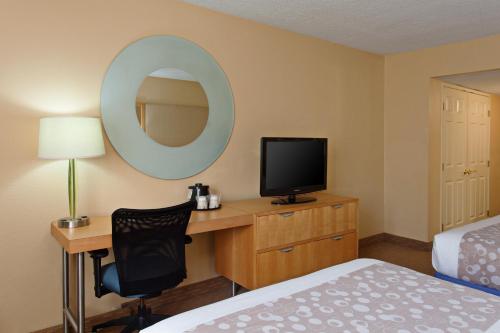 la quinta inn and suites by wyndham lax