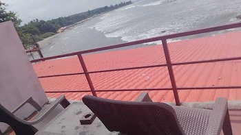 honey guest house and restaurant