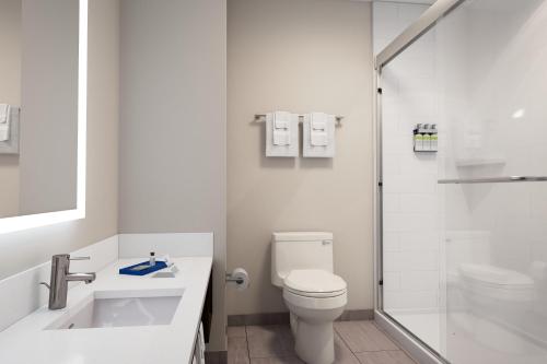 holiday inn express and suites sauk city an ihg hotel