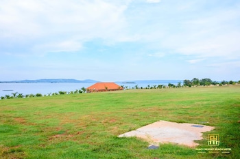 fancy resort beach hotel